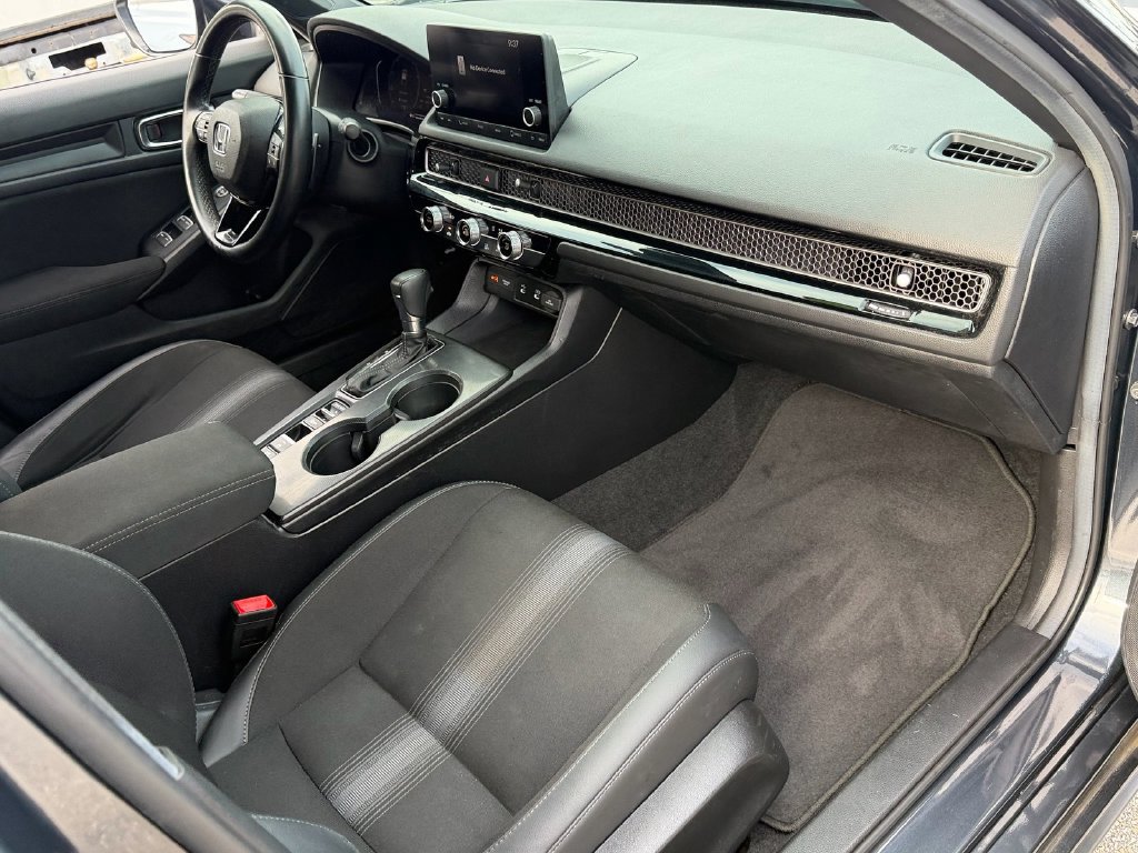 Used 2025 Honda Civic Sport image 17