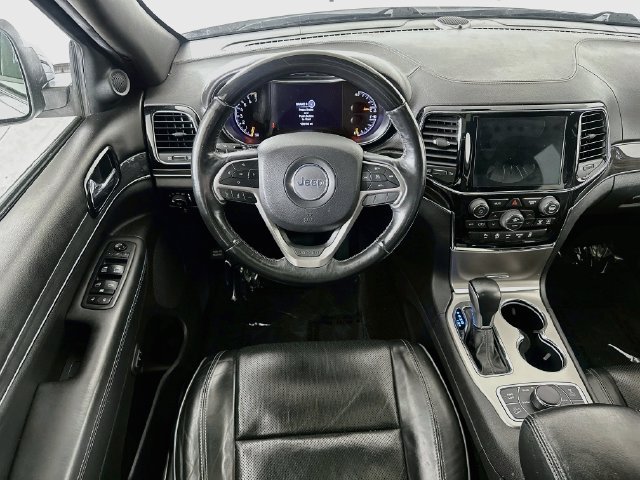 Used 2019 Jeep Grand Cherokee Overland AWD/4WD image 4
