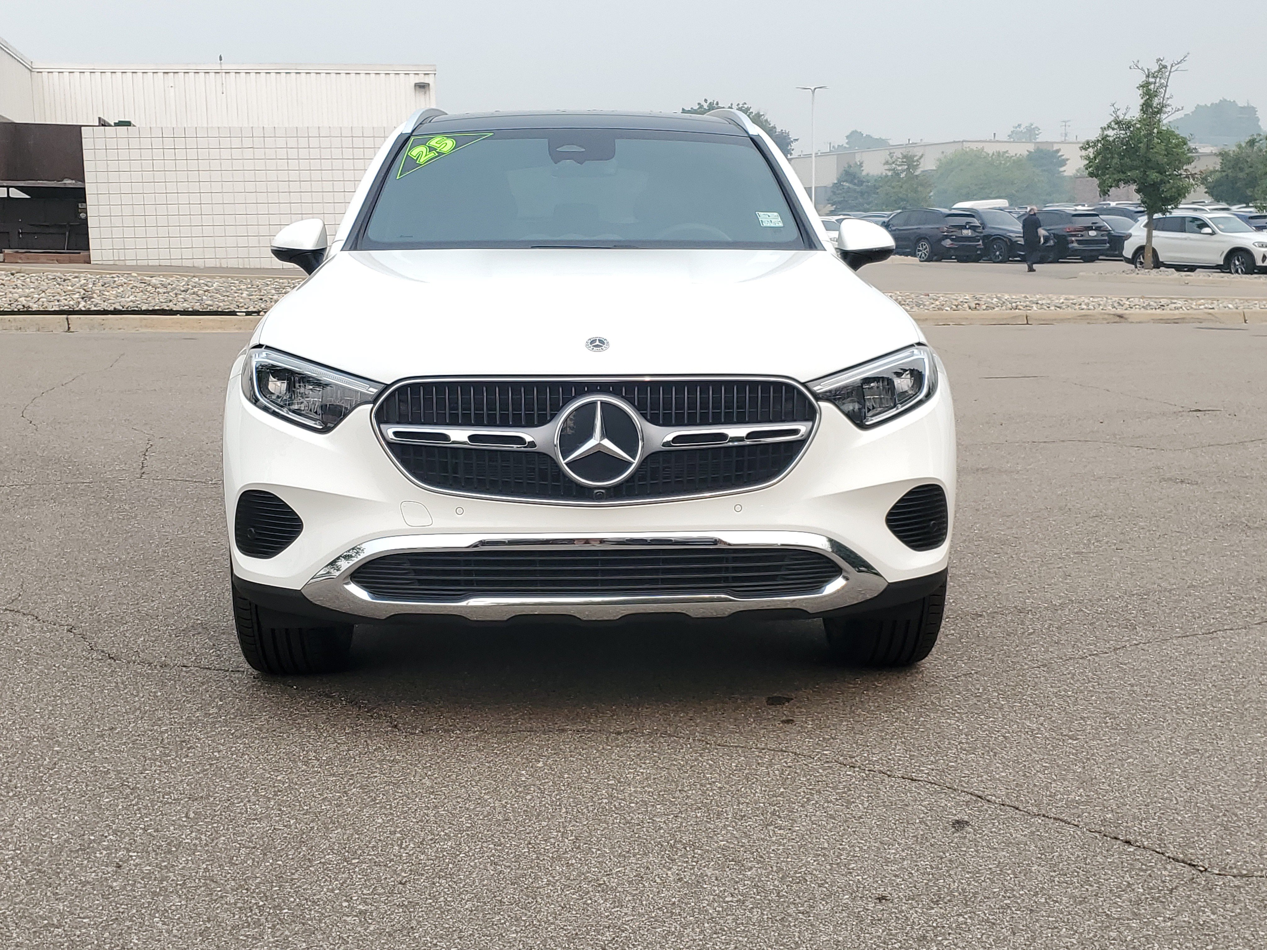 Used 2025 Mercedes-Benz GLC 300 image 8