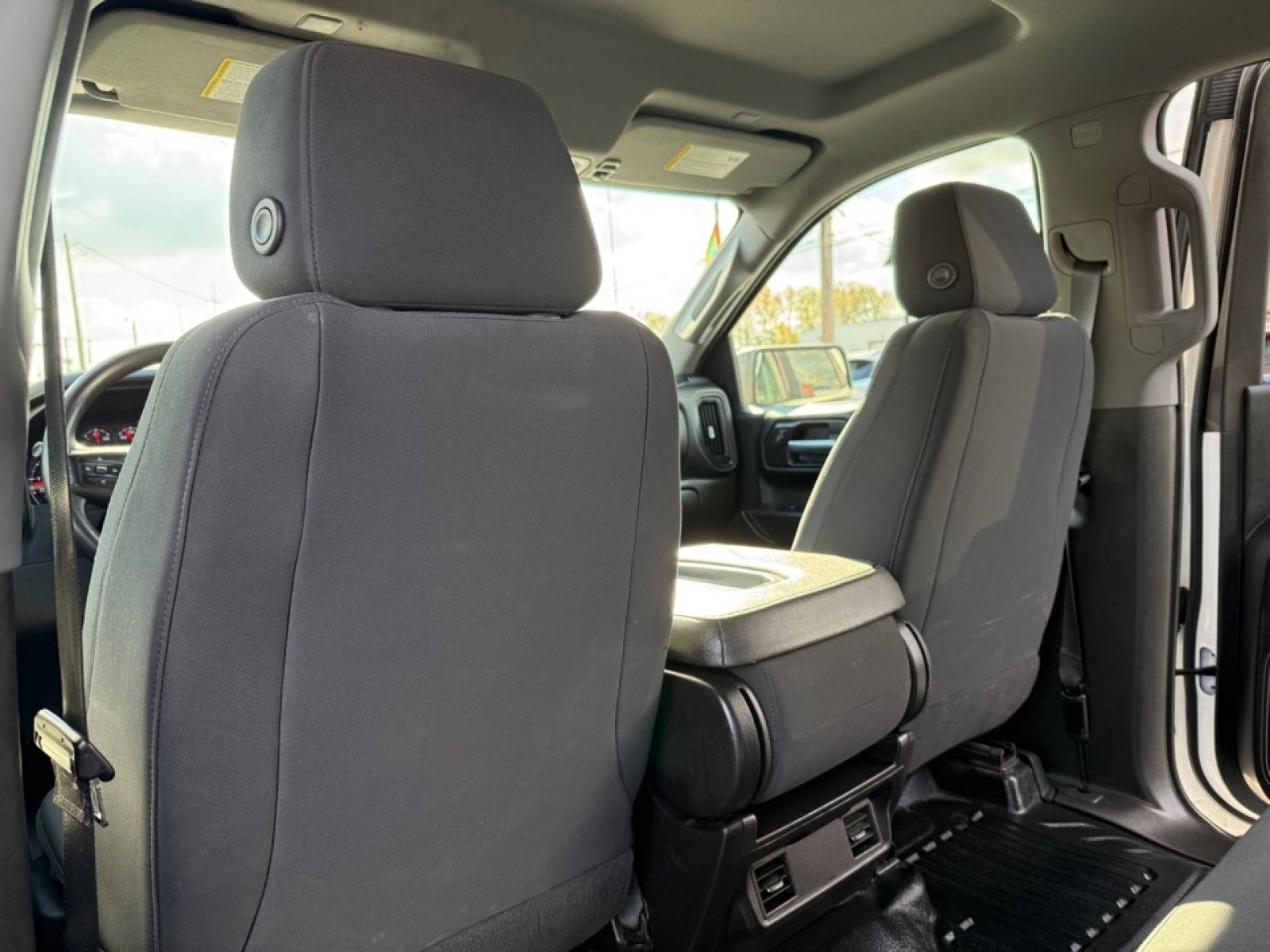 Used 2021 GMC Sierra 1500 4x4 Crew Cab w/ Sierra Value Package image 18