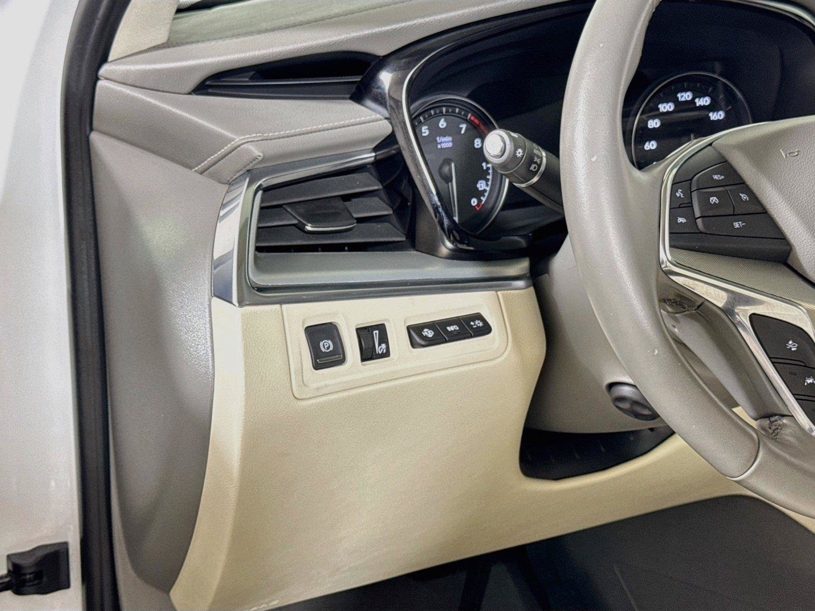 Used 2021 Cadillac XT5 Premium Luxury FWD image 8