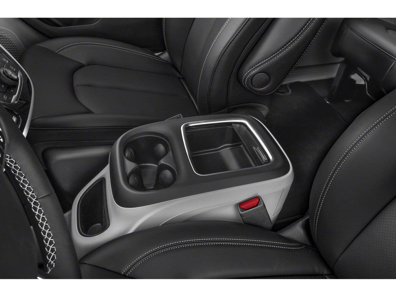 Used 2024 Chrysler Pacifica Touring-L FWD image 32