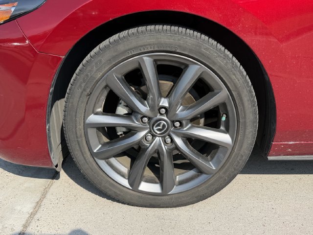 Used 2019 MAZDA MAZDA3 Hatchback w/ Preferred Package FWD image 9