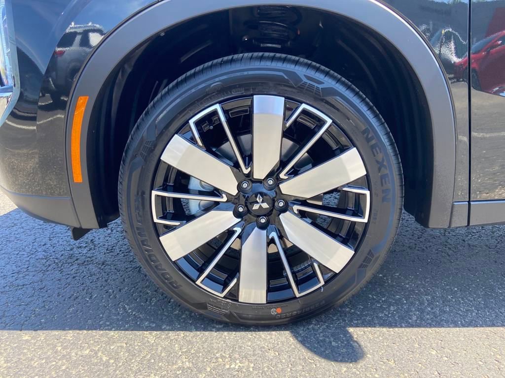 New 2026 Mitsubishi Outlander SE image 9