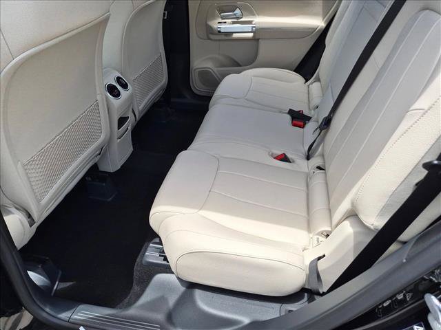 New 2026 Mercedes-Benz GLB 250 image 12