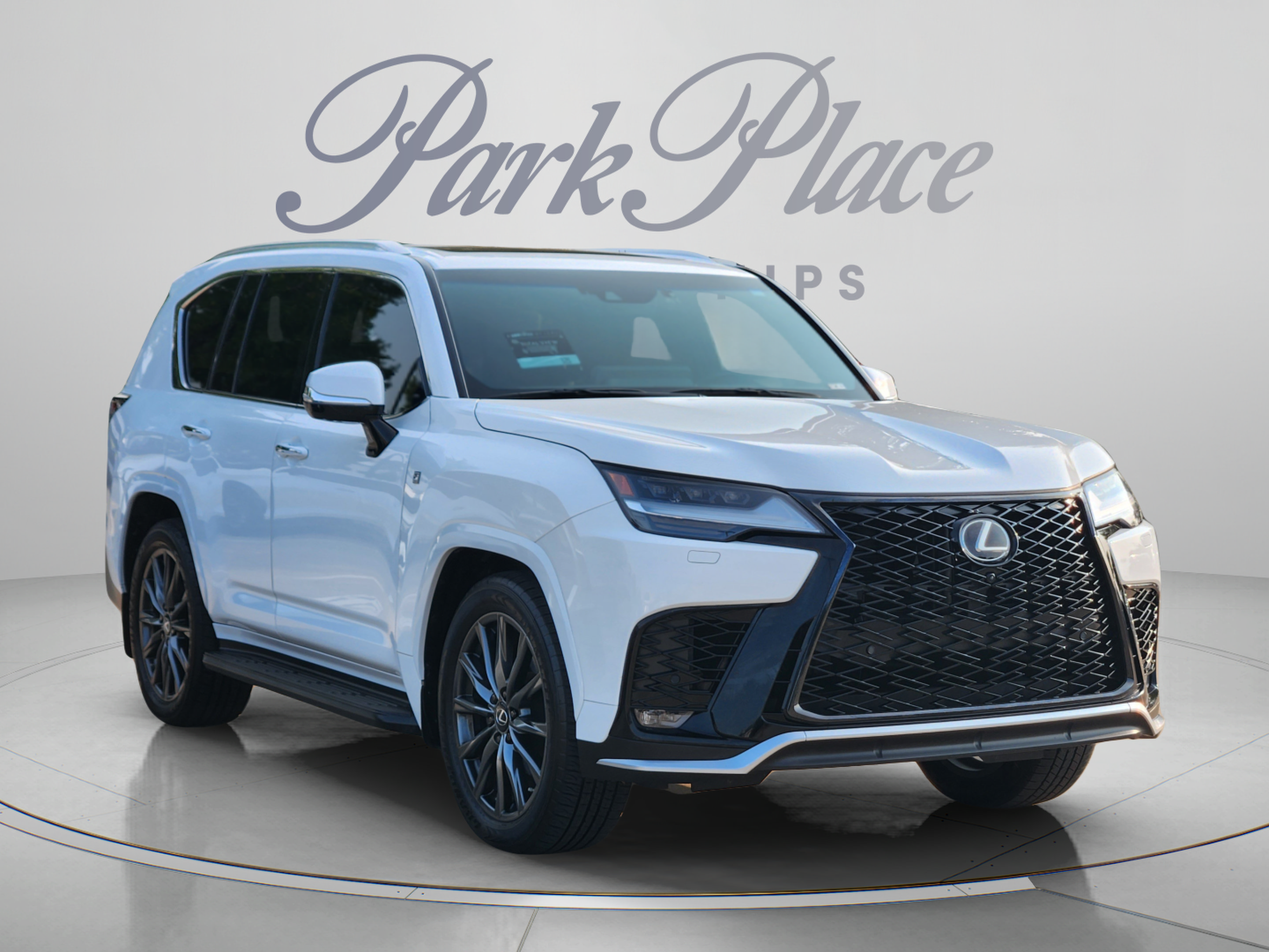 Used 2023 Lexus LX 600 F Sport w/ Accessory Package (Z1) AWD/4WD image 4