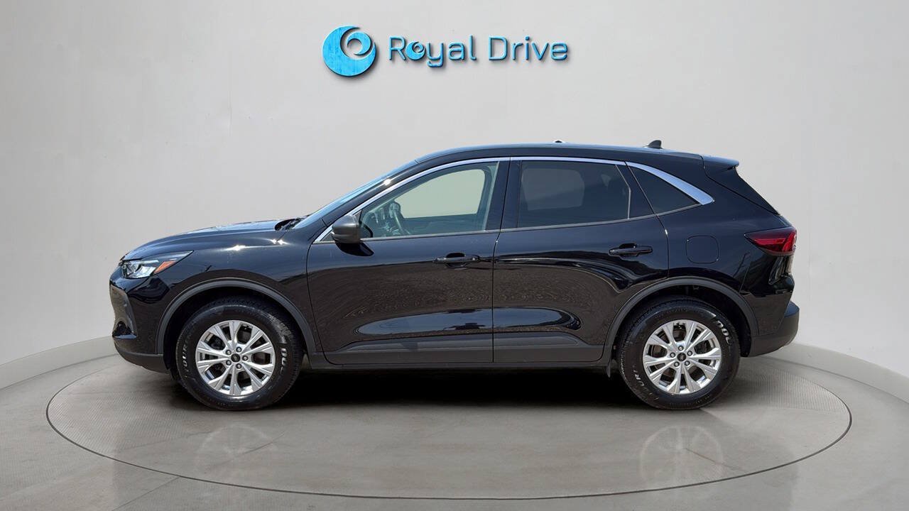 Used 2024 Ford Escape Active AWD/4WD image 3