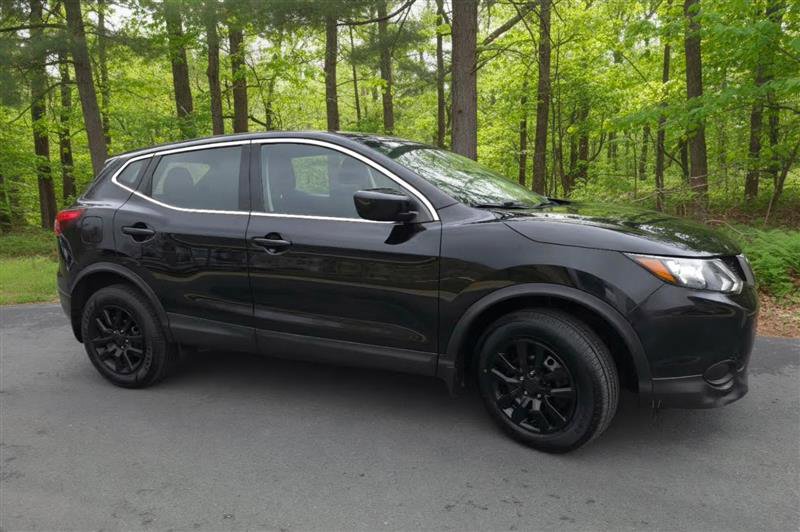 Used 2018 Nissan Rogue Sport S AWD/4WD image 4
