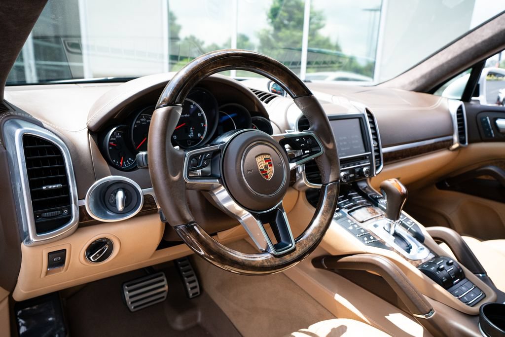 Used 2015 Porsche Cayenne Turbo AWD/4WD image 29