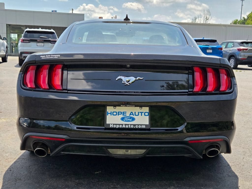 Used 2022 Ford Mustang Coupe RWD image 5