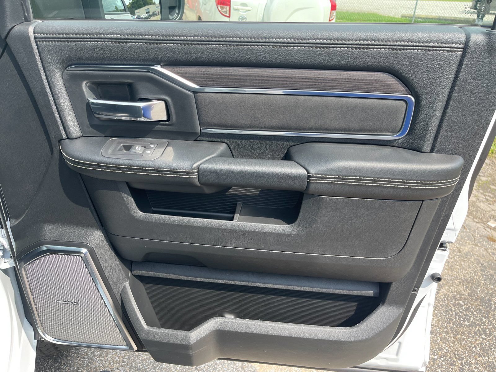 New 2027 RAM 2500 Laramie AWD/4WD image 19
