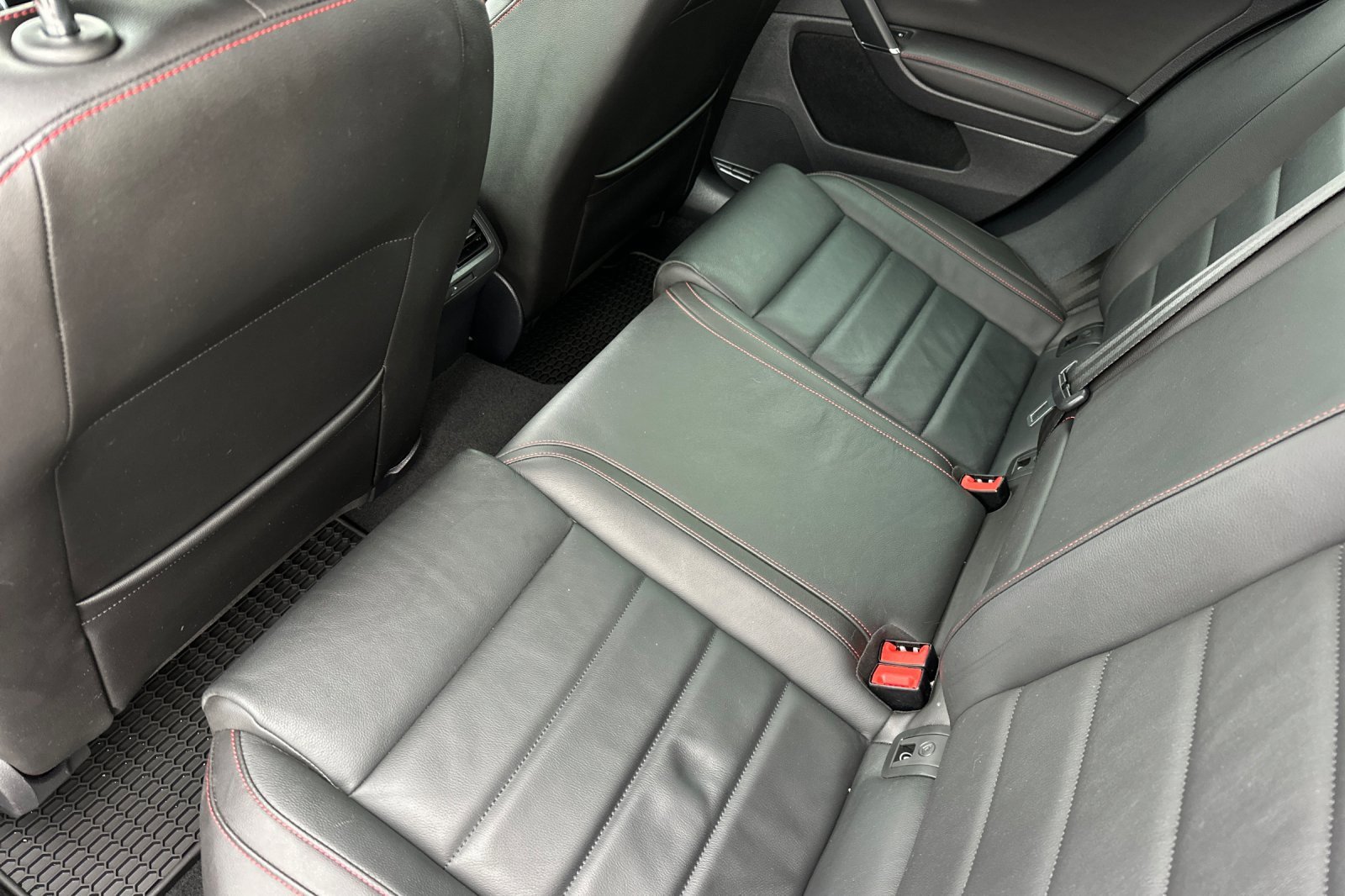 Used 2021 Volkswagen GTI SE image 12