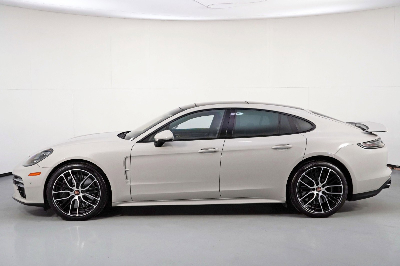 Used 2022 Porsche Panamera Turbo S w/ Premium Package image 55