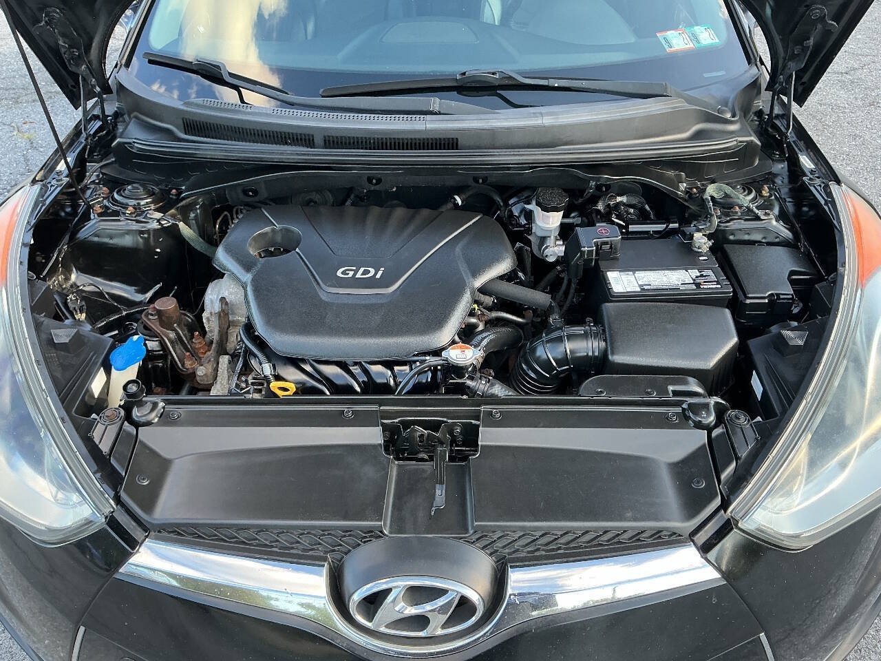 Used 2012 Hyundai Veloster w/ Style Pkg FWD image 11