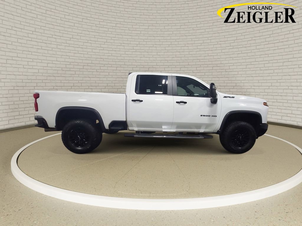 Used 2024 Chevrolet Silverado 2500 ZR2 w/ Technology Package AWD/4WD image 4