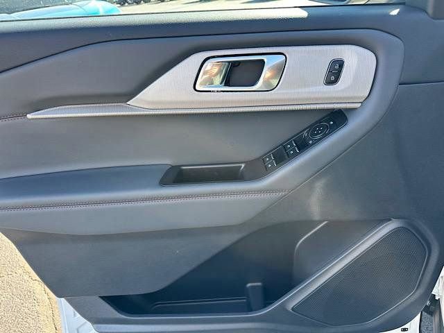 New 2026 Ford Explorer Active image 12