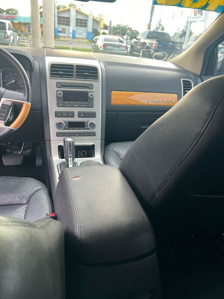 Used 2010 Lincoln MKX 2WD image 9