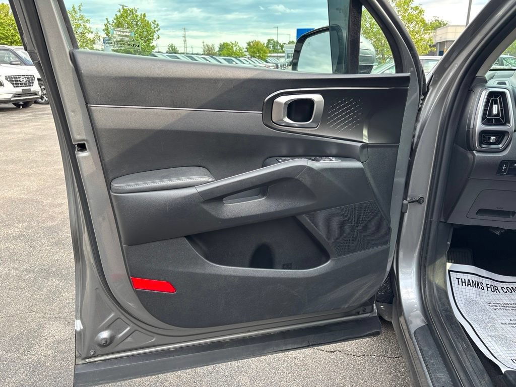 Certified 2023 Kia Sorento EX w/ Panoramic Sunroof Package AWD/4WD image 18