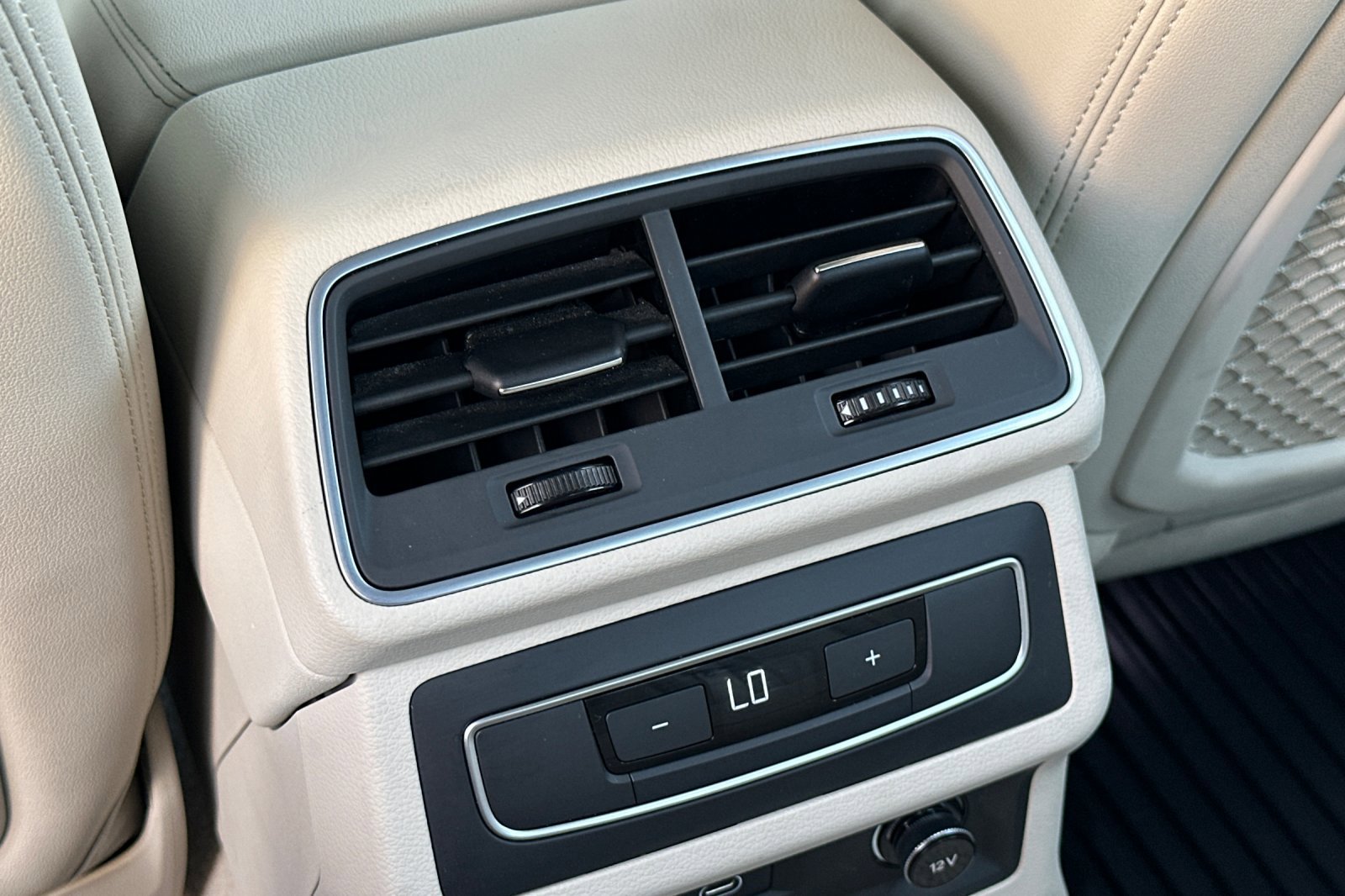 Used 2022 Audi A6 Premium Plus w/ Premium Plus Package image 14