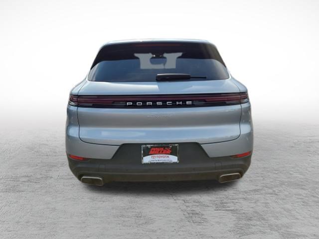 Used 2024 Porsche Cayenne AWD/4WD image 6