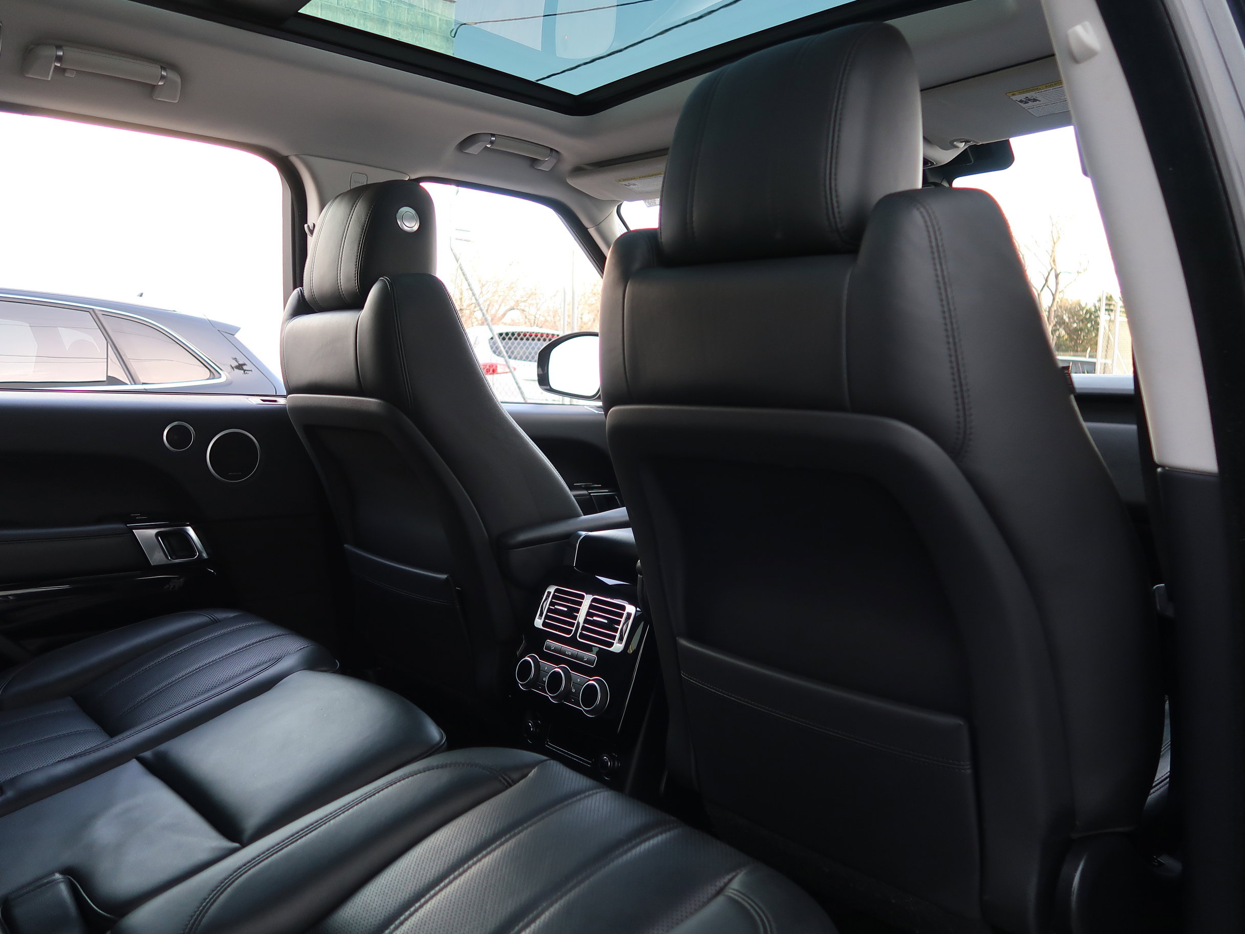 Used 2016 Land Rover Range Rover HSE image 43