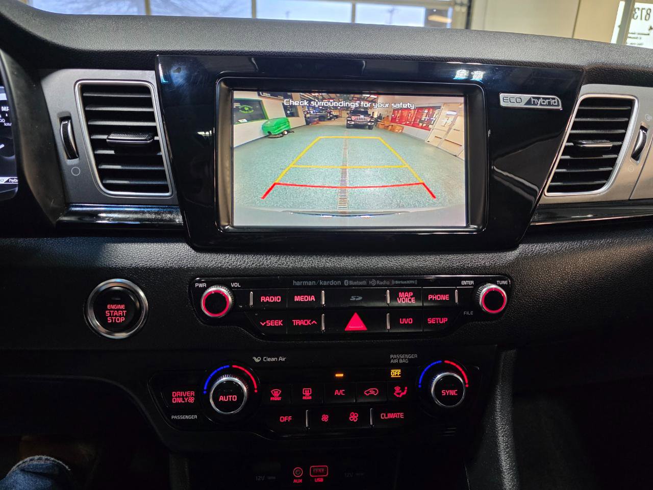 Used 2018 Kia Niro Touring image 31