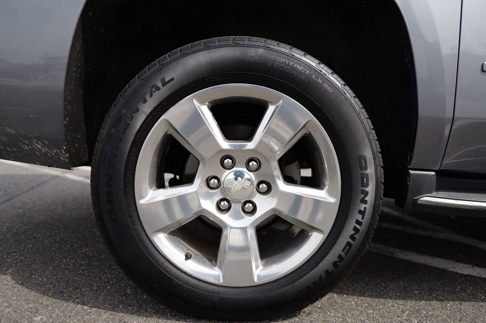 Used 2018 Chevrolet Suburban Premier image 12