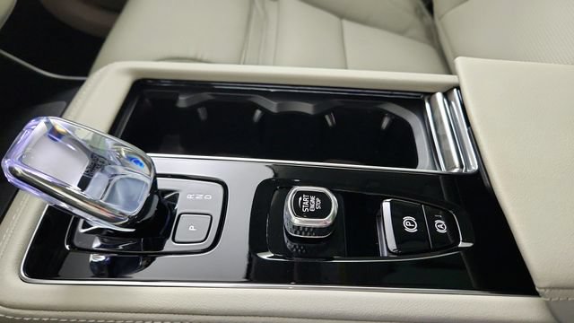 New 2026 Volvo XC90 B6 Ultra w/ Protection Package AWD/4WD image 17