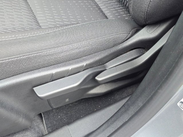 Used 2025 Chevrolet Equinox LT FWD image 23