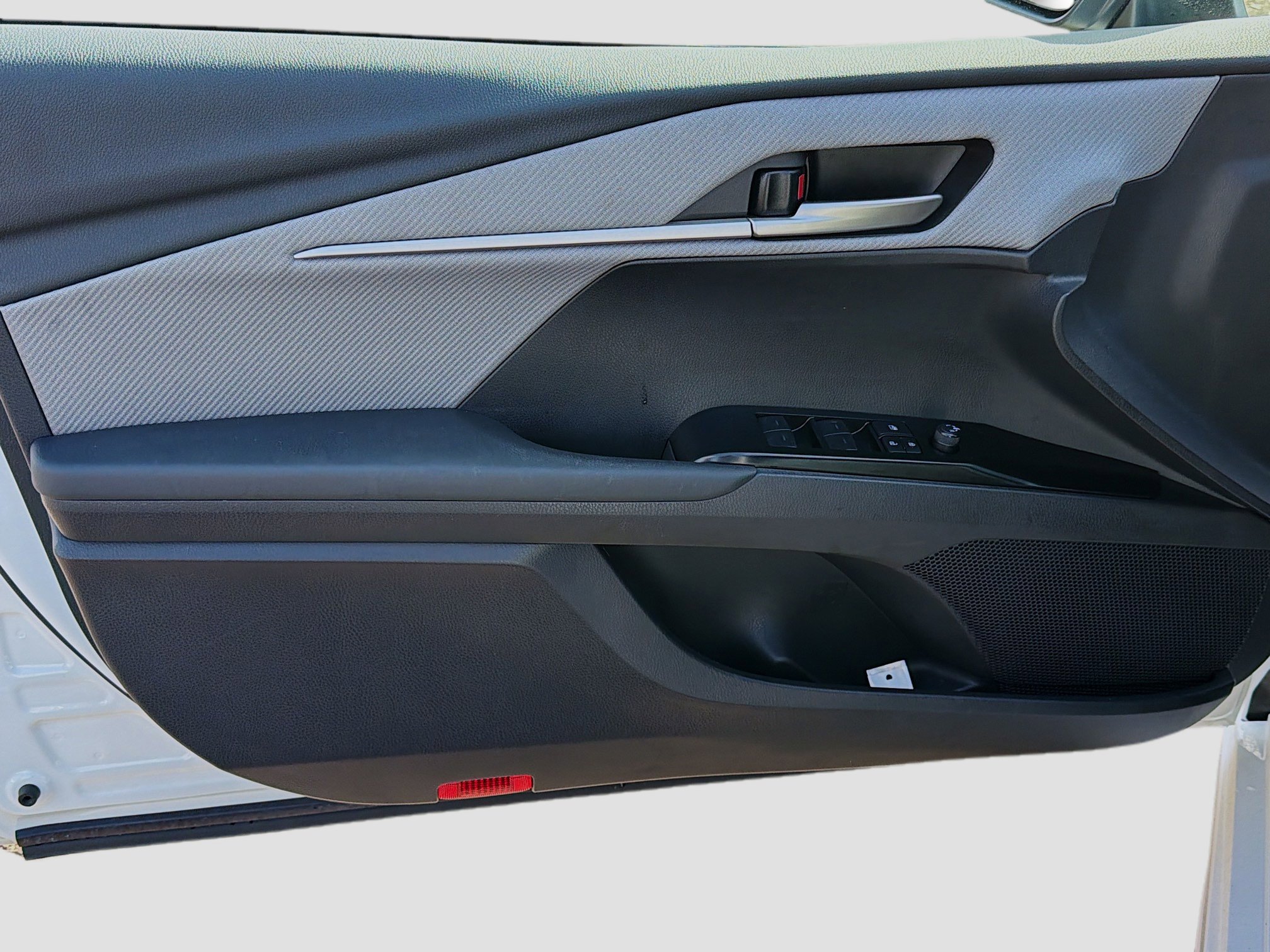 Used 2025 Toyota Camry SE image 20