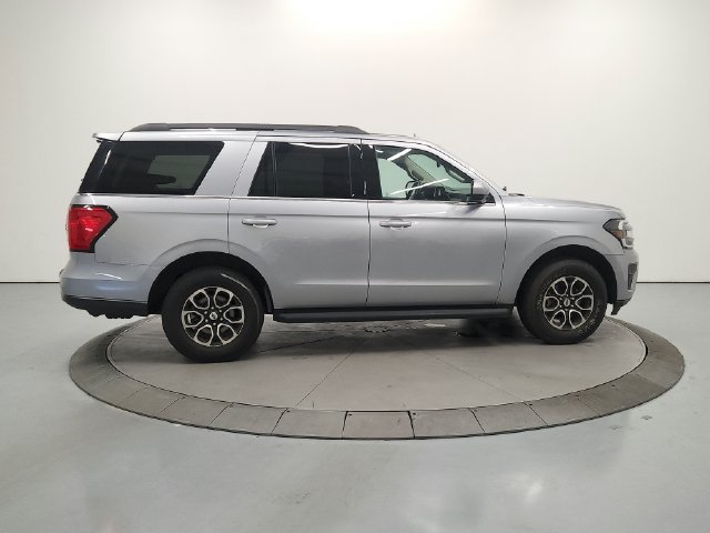 Used 2024 Ford Expedition XLT RWD image 9