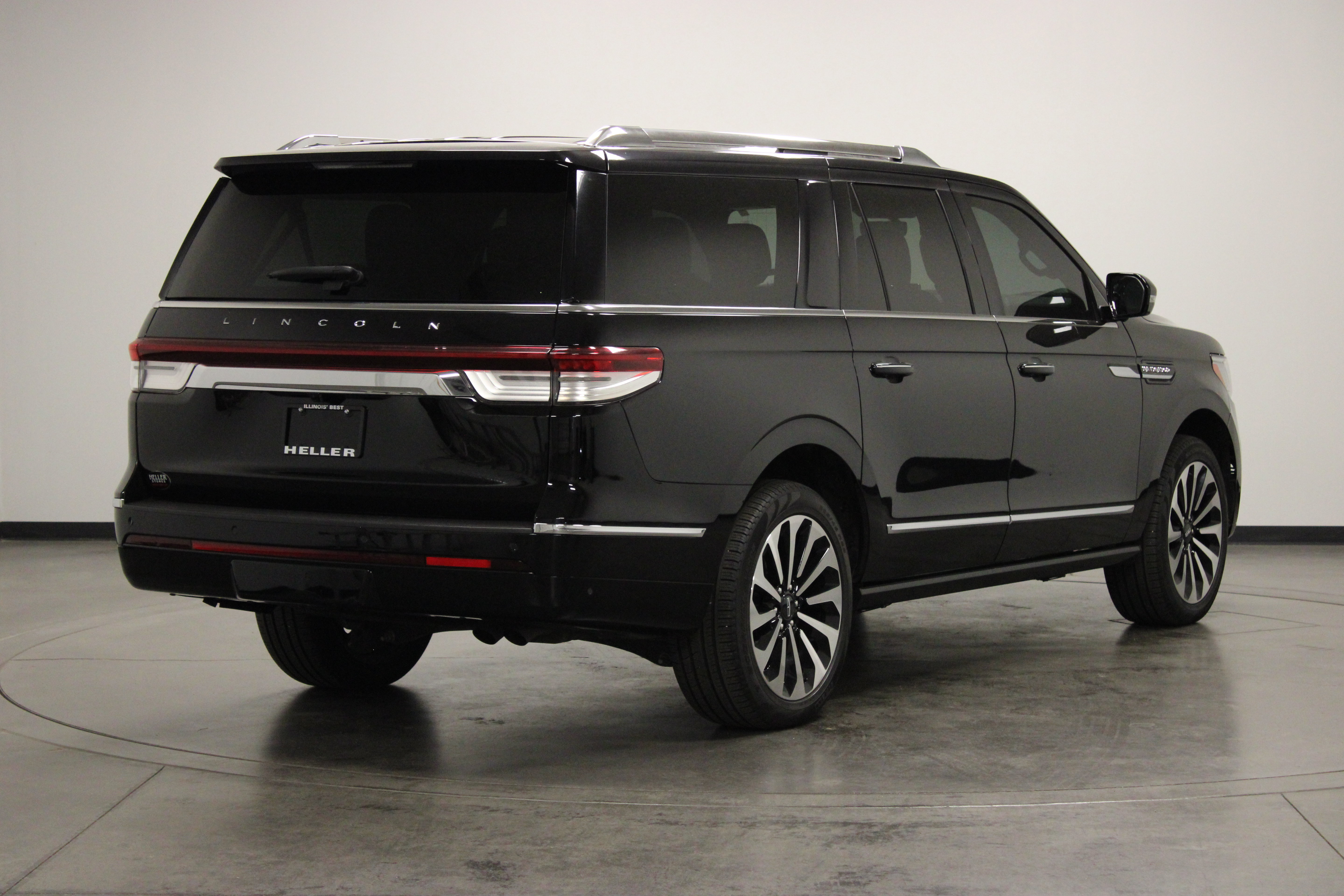 Used 2024 Lincoln Navigator L Reserve AWD/4WD image 8