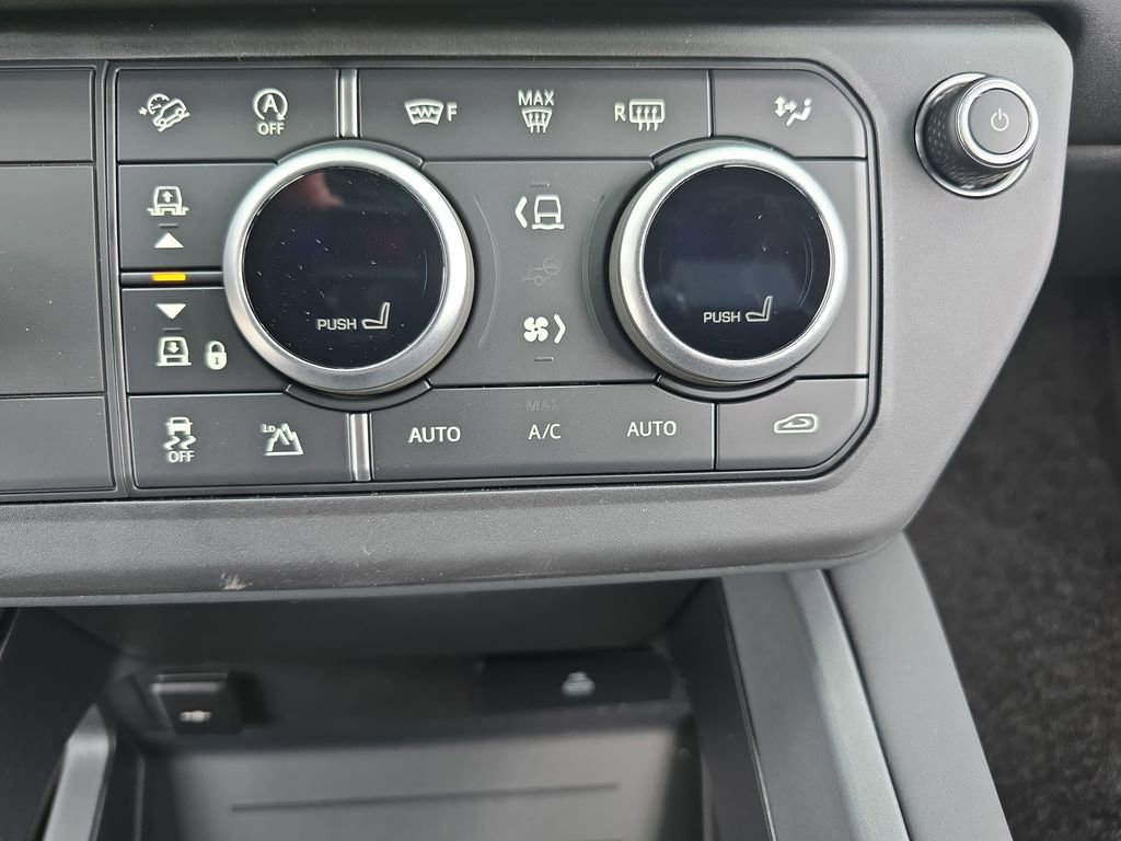 New 2026 Land Rover Defender 110 X-Dynamic SE AWD/4WD image 23