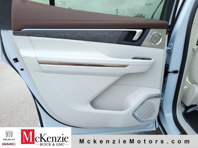 New 2026 Buick Enclave Avenir w/ Super Cruise Package FWD image 24