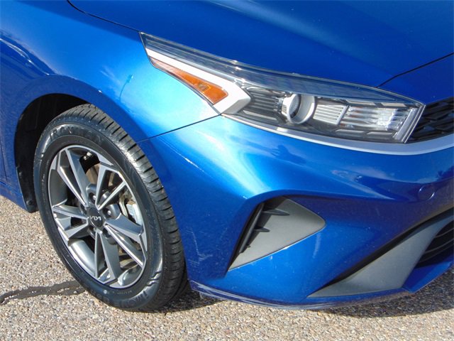 Used 2023 Kia Forte LXS image 2