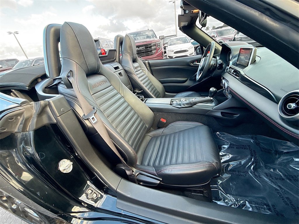 Used 2020 FIAT 124 Spider Abarth w/ Visibility Group image 32