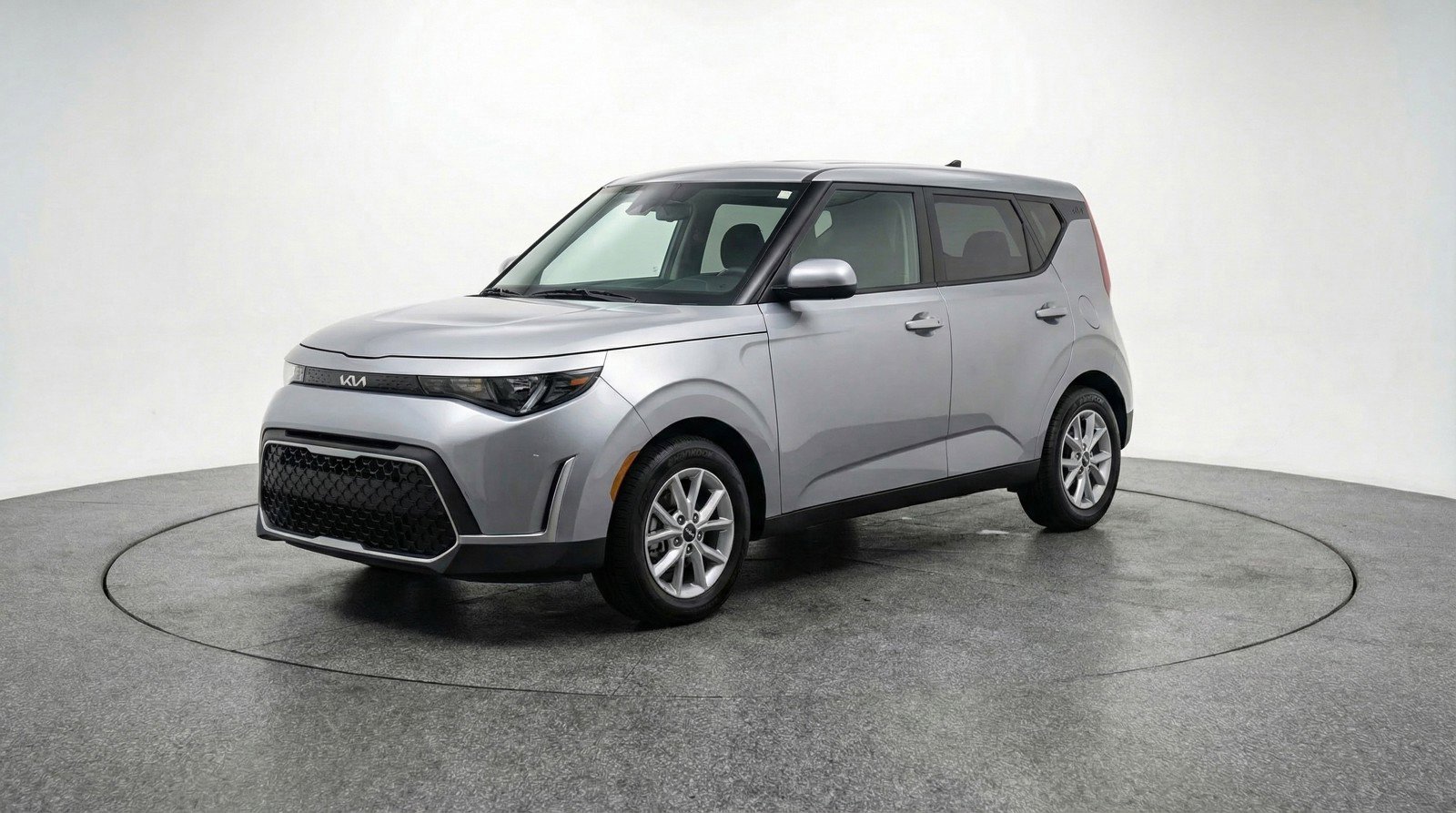 Used 2025 Kia Soul LX w/ LX Technology Package image 3