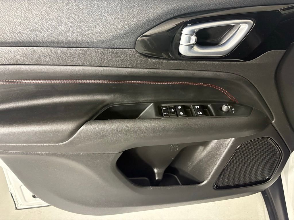 Used 2024 Jeep Compass Trailhawk AWD/4WD image 19