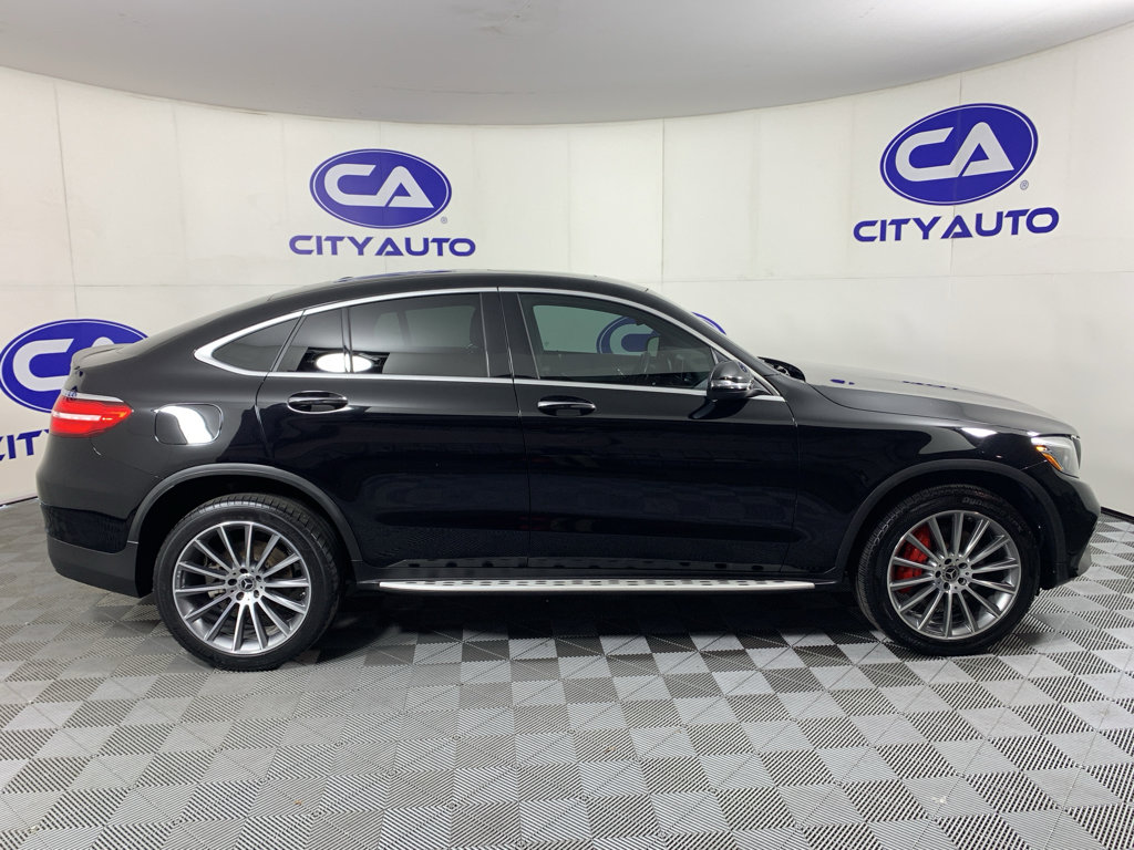 Used 2019 Mercedes-Benz GLC 300 4MATIC Coupe image 2