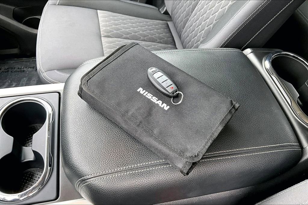 Used 2020 Nissan Titan SV w/ SV Convenience Package image 34