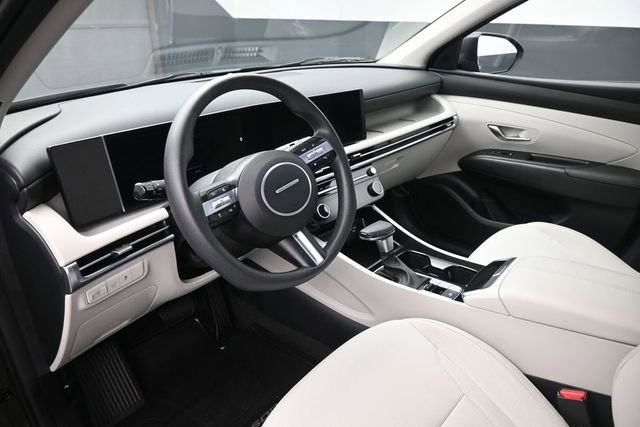 Used 2025 Hyundai Tucson SEL FWD image 18