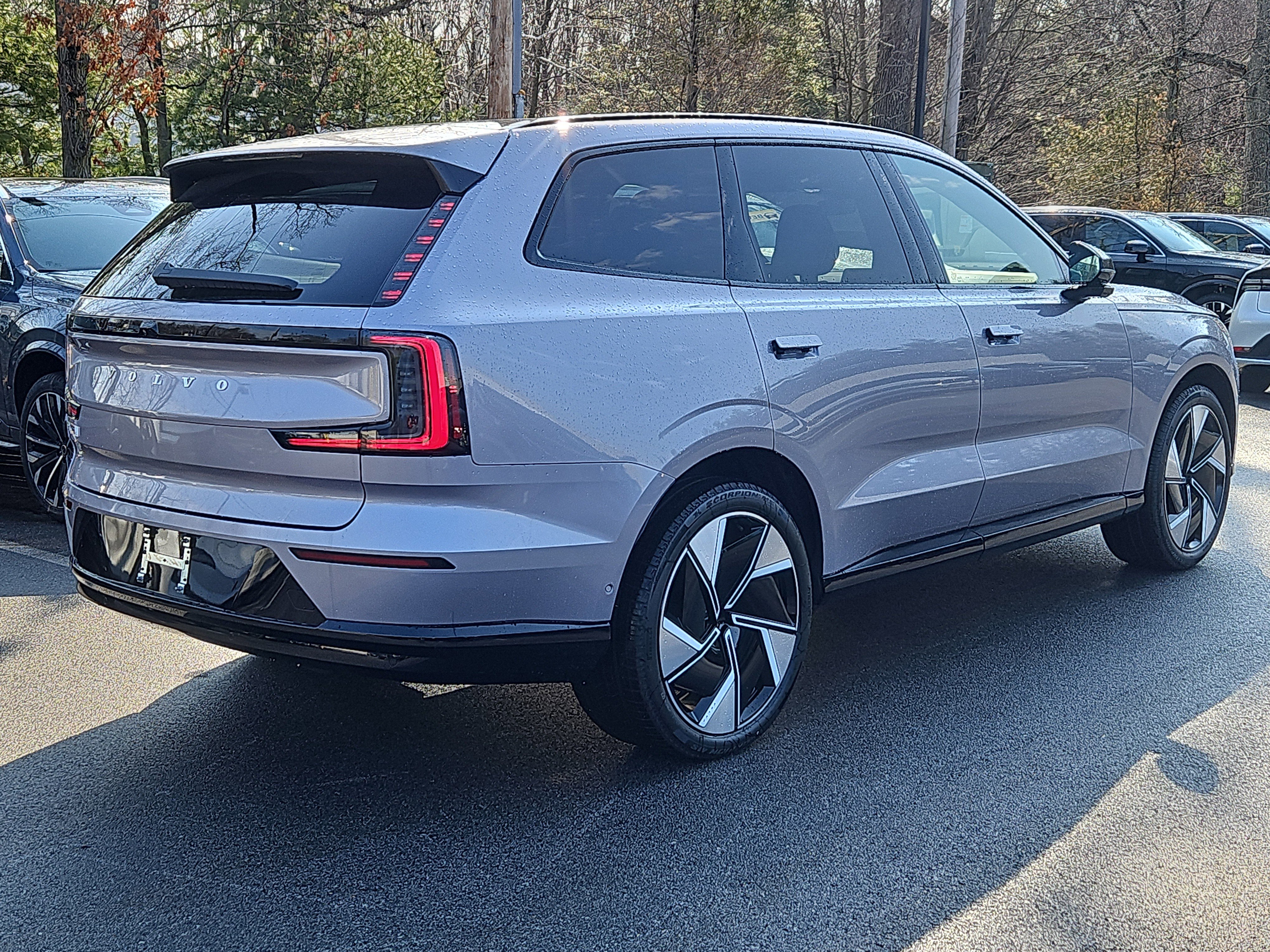 New 2026 Volvo EX90 Ultra image 2