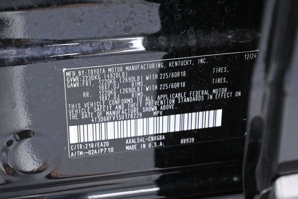 Used 2025 Toyota RAV4 Limited w/ Advanced Technology Package AWD/4WD image 17