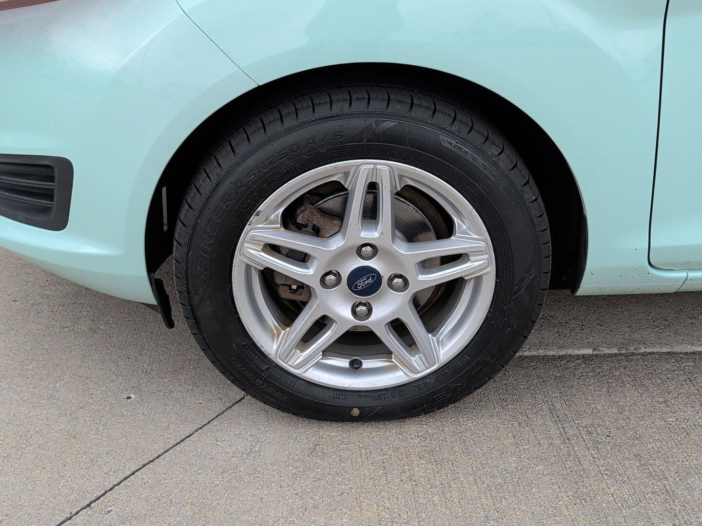 Used 2017 Ford Fiesta SE image 30