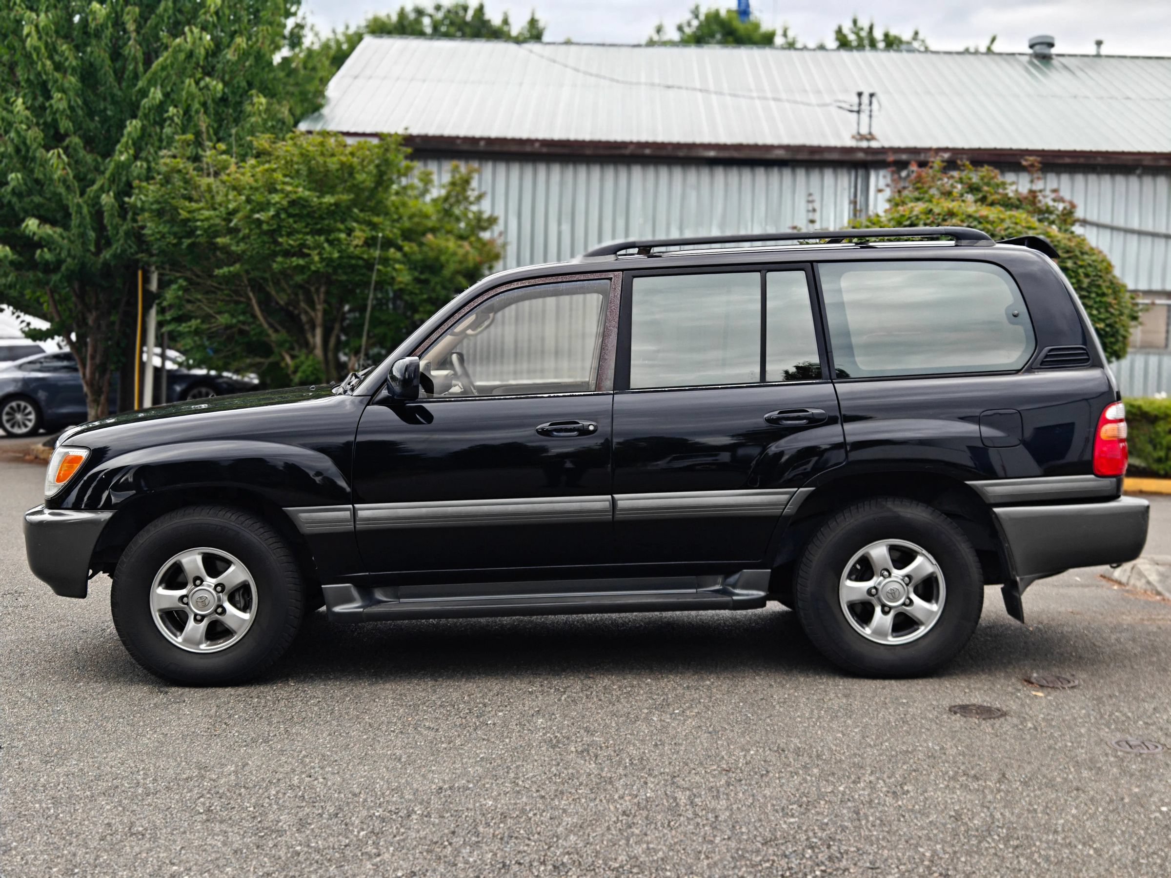 Used 2002 Toyota Land Cruiser AWD/4WD image 4