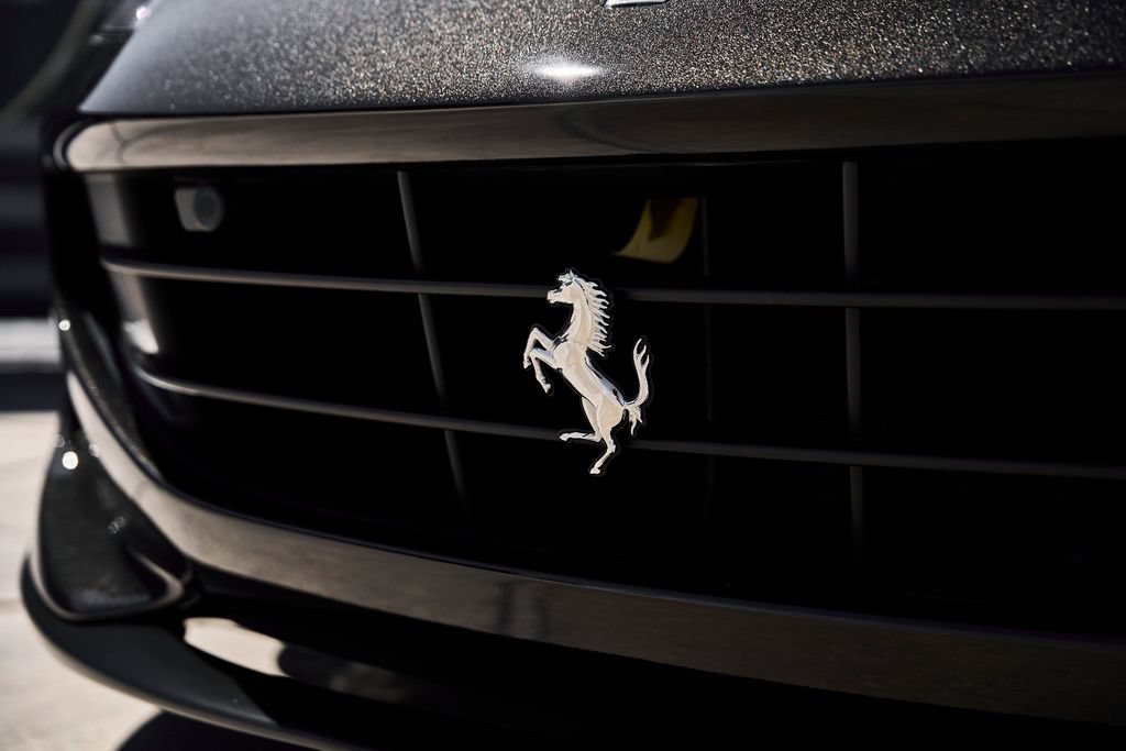 Used 2020 Ferrari Portofino RWD image 9