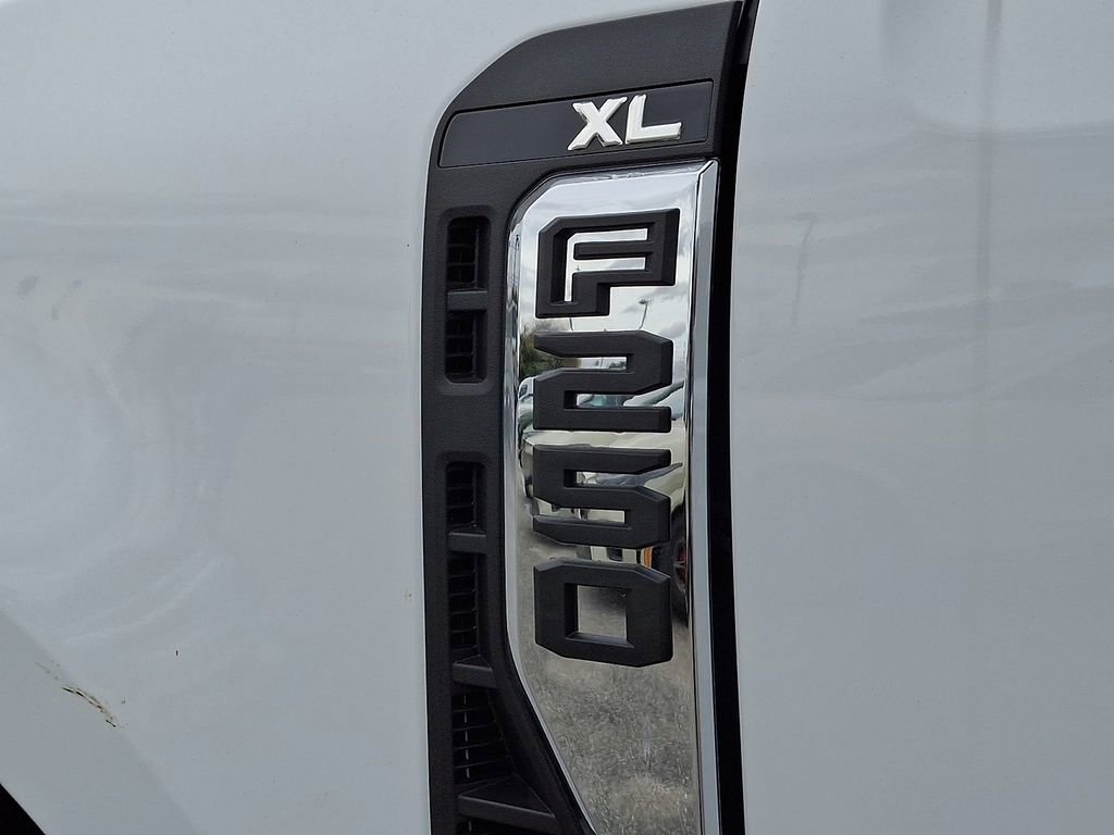 New 2026 Ford F250 XL w/ XL Chrome Package image 12
