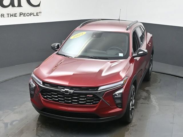 Used 2025 Chevrolet Trax RS FWD image 46