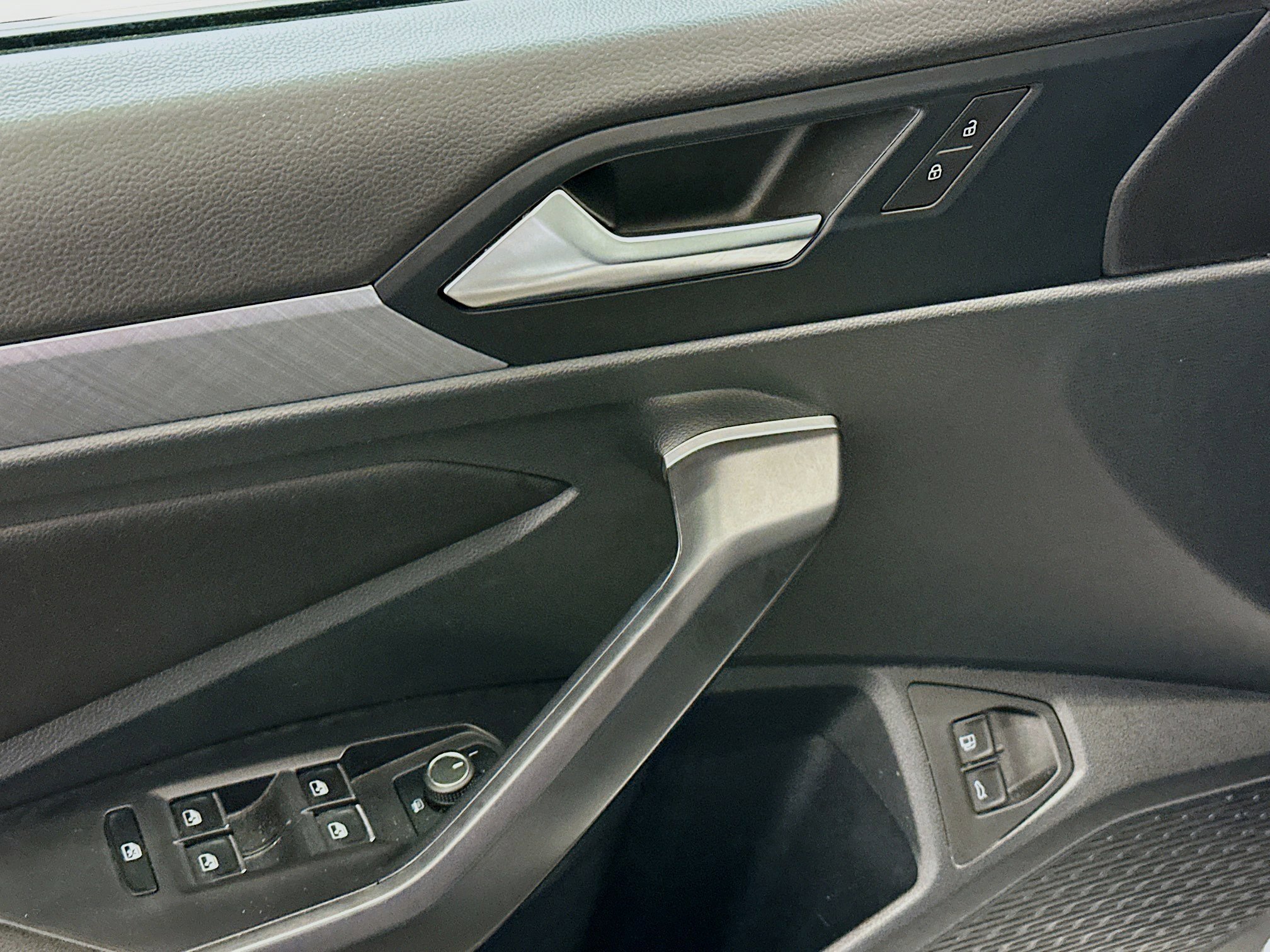 Used 2024 Volkswagen Jetta SE image 15