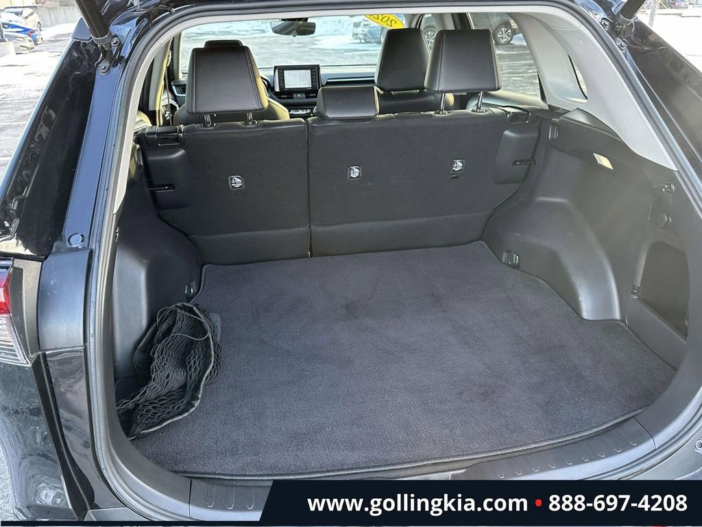 Used 2022 Toyota RAV4 XLE Premium image 9